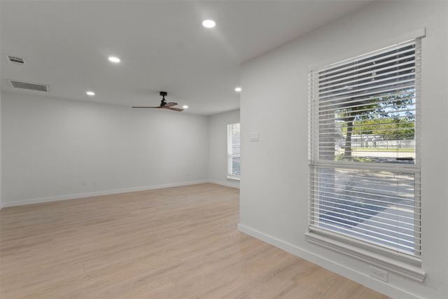 412 N 5th Street, Midlothian, TX 76065