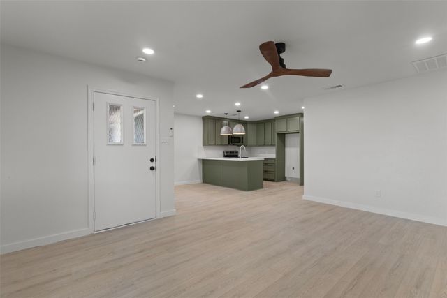 412 N 5th Street, Midlothian, TX 76065