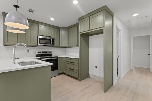 412 N 5th Street, Midlothian, TX 76065