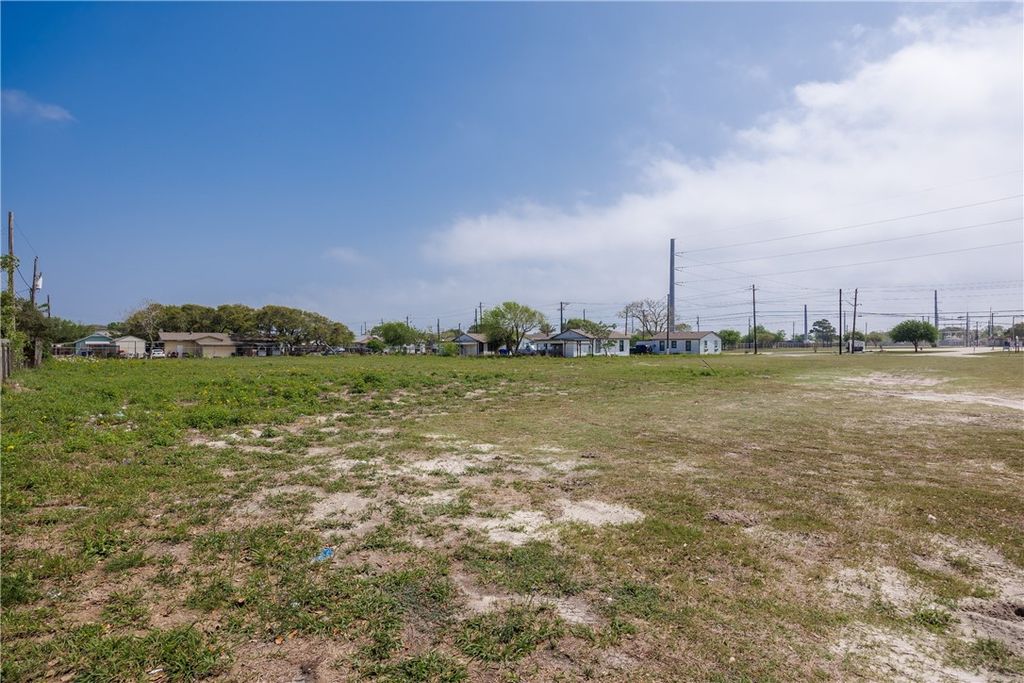 2250 Waldron, Corpus Christi, TX 78418 — photo 3