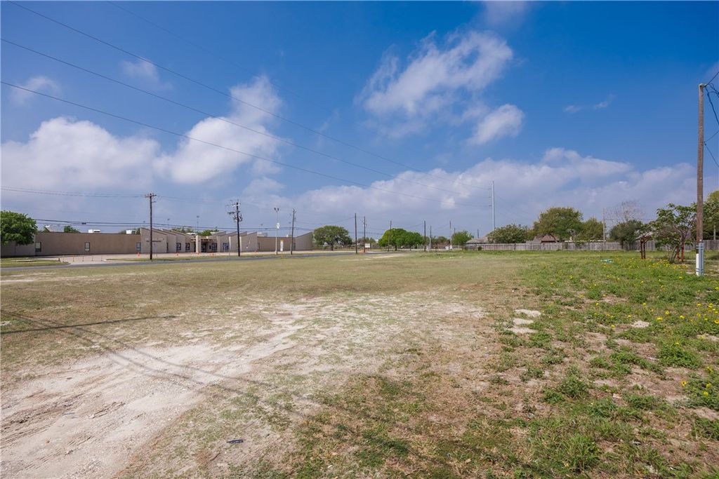 2250 Waldron, Corpus Christi, TX 78418 — photo 5