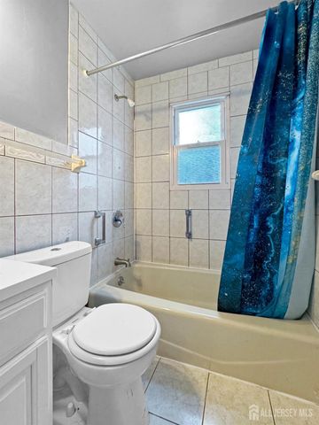 117 old post Road, Edison, NJ 08810