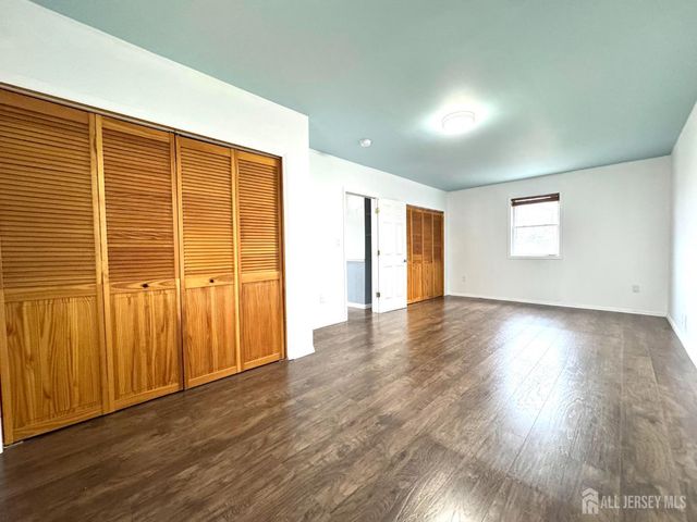 117 old post Road, Edison, NJ 08810