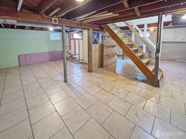 117 old post Road, Edison, NJ 08810