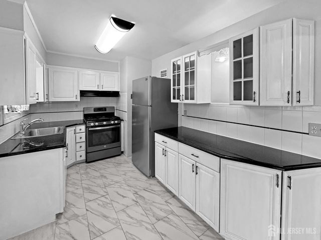 117 old post Road, Edison, NJ 08810