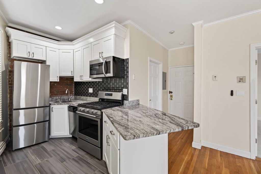137 Dorchester St 3D, Boston, MA 02127