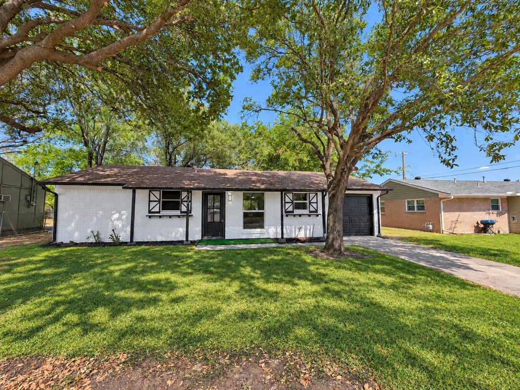 708 SW Southridge Drive, Burleson, TX 76028 — exterior