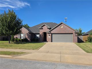 1419 W Walker Drive, Rogers, AR 72756
