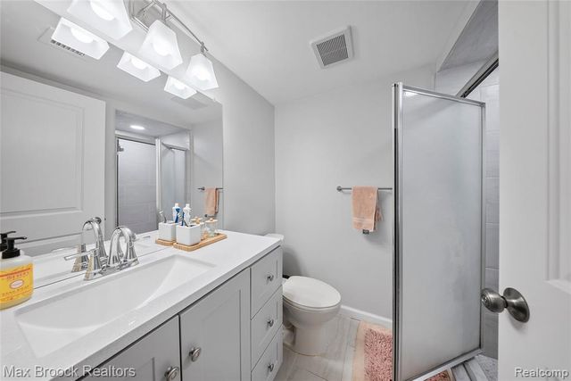 322 Riviera Drive 75, Saint Clair Shores, MI 48080