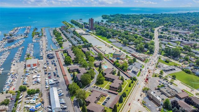 322 Riviera Drive 75, Saint Clair Shores, MI 48080