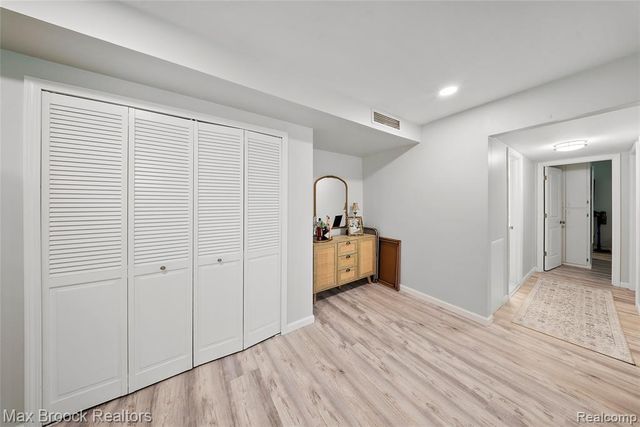 322 Riviera Drive 75, Saint Clair Shores, MI 48080