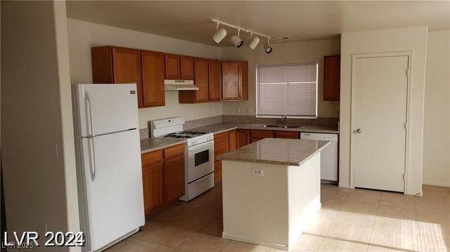 5987 Stone Hollow Avenue, Las Vegas, NV 89156