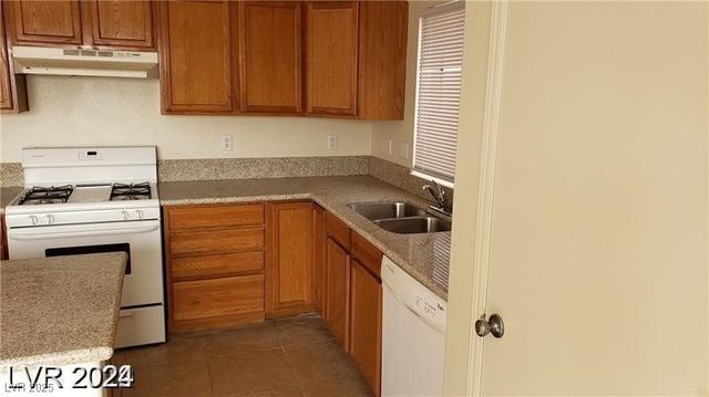 5987 Stone Hollow Avenue, Las Vegas, NV 89156