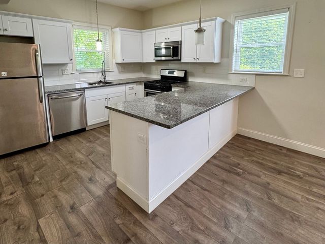 10 Elliott Pl 3R, Peabody, MA 01960