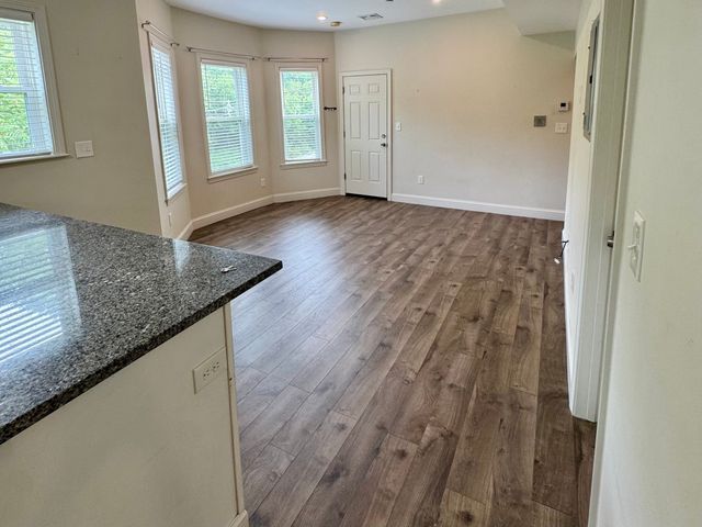 10 Elliott Pl 3R, Peabody, MA 01960