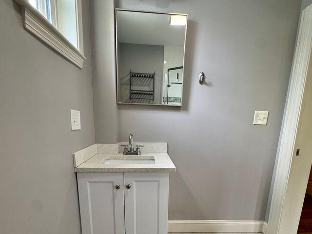 10 Elliott Pl 3R, Peabody, MA 01960