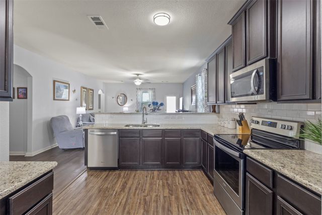 1535 Park Trails Boulevard, Princeton, TX 75407