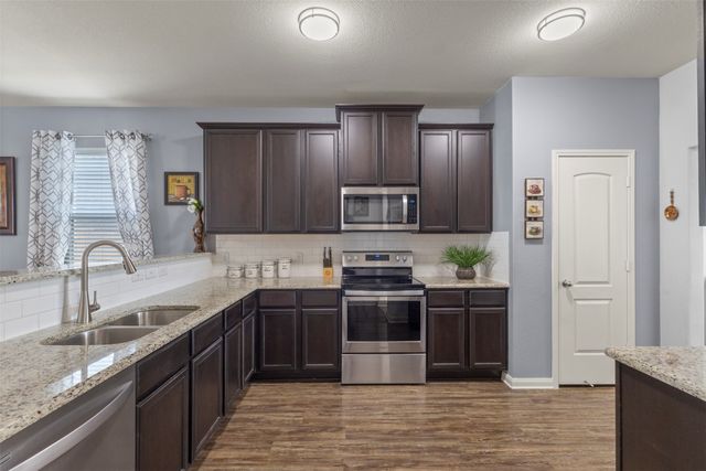 1535 Park Trails Boulevard, Princeton, TX 75407