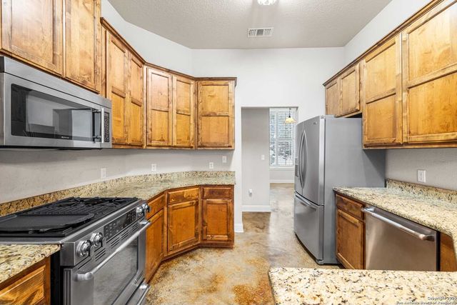 2025 Crown View, Kerrville, TX 78028