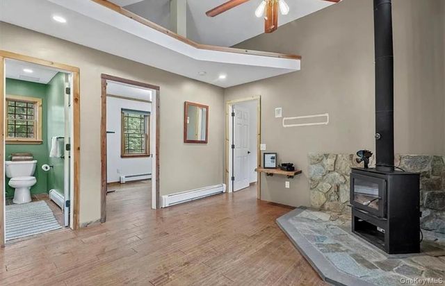 11 Oakdale Road, Putnam Valley, NY 10579