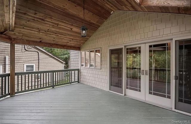 11 Oakdale Road, Putnam Valley, NY 10579