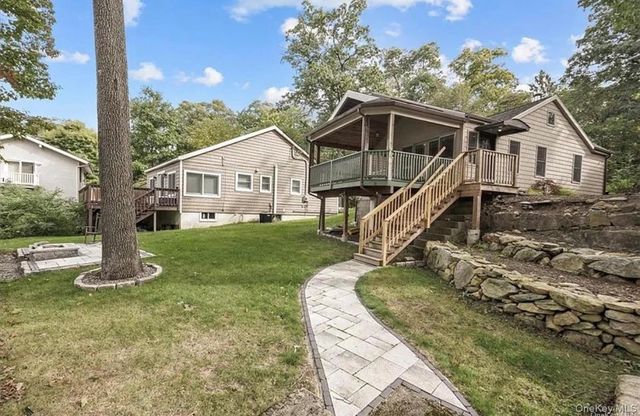 11 Oakdale Road, Putnam Valley, NY 10579