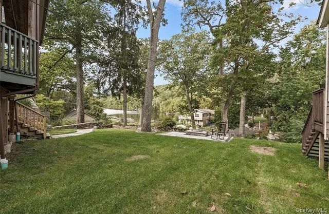 11 Oakdale Road, Putnam Valley, NY 10579