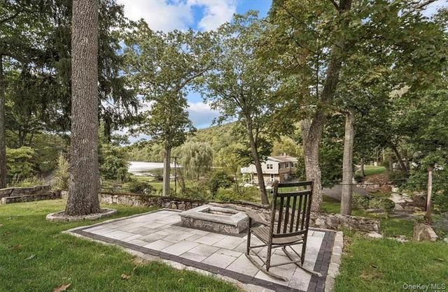 11 Oakdale Road, Putnam Valley, NY 10579