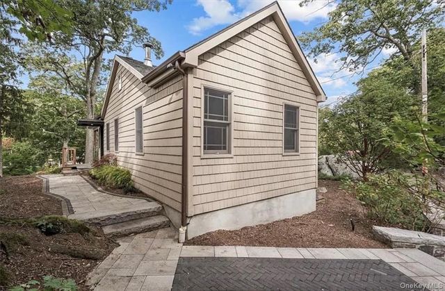 11 Oakdale Road, Putnam Valley, NY 10579