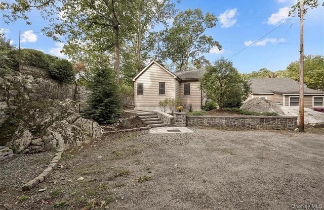 11 Oakdale Road, Putnam Valley, NY 10579