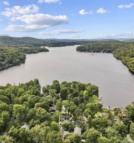 11 Oakdale Road, Putnam Valley, NY 10579