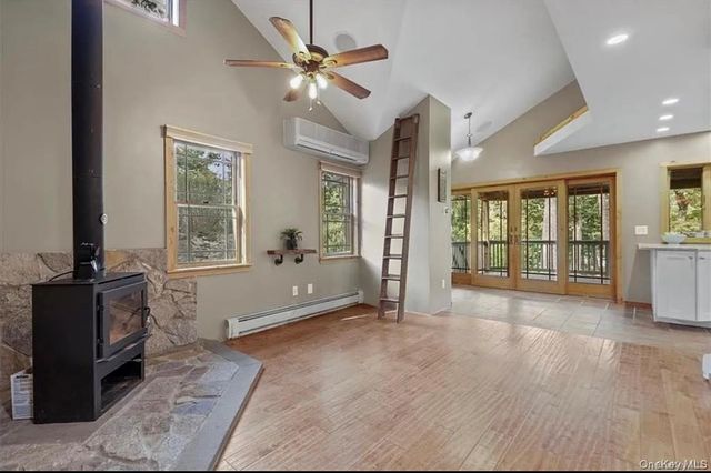 11 Oakdale Road, Putnam Valley, NY 10579