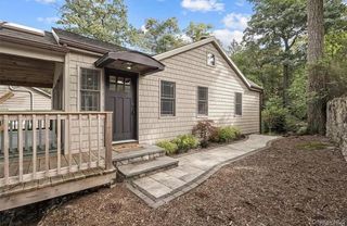 11 Oakdale Road, Putnam Valley, NY 10579