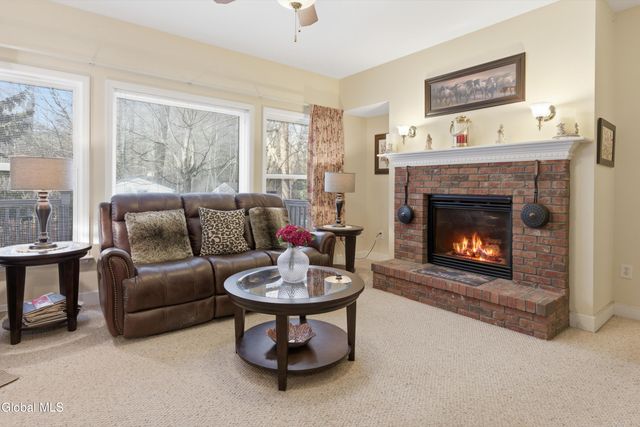 12 Patriot Circle, Clifton Park, NY 12065