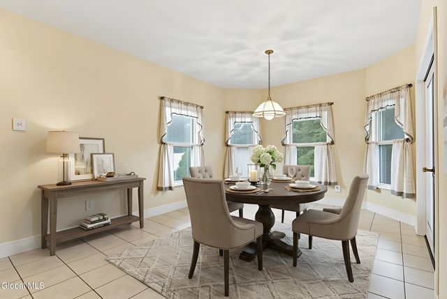 12 Patriot Circle, Clifton Park, NY 12065