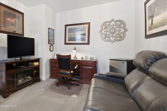 12 Patriot Circle, Clifton Park, NY 12065