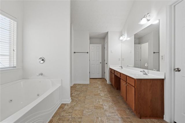 4003 Roxberry Hill Lane, Buford, GA 30518