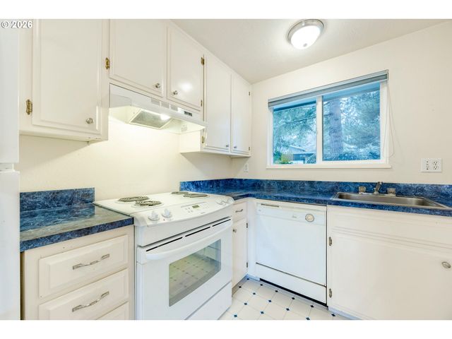 1500 NORKENZIE Rd 12, Eugene, OR 97401