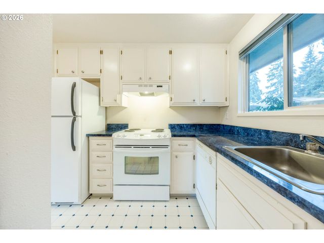 1500 NORKENZIE Rd 12, Eugene, OR 97401