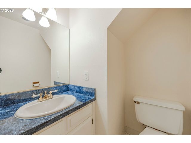 1500 NORKENZIE Rd 12, Eugene, OR 97401