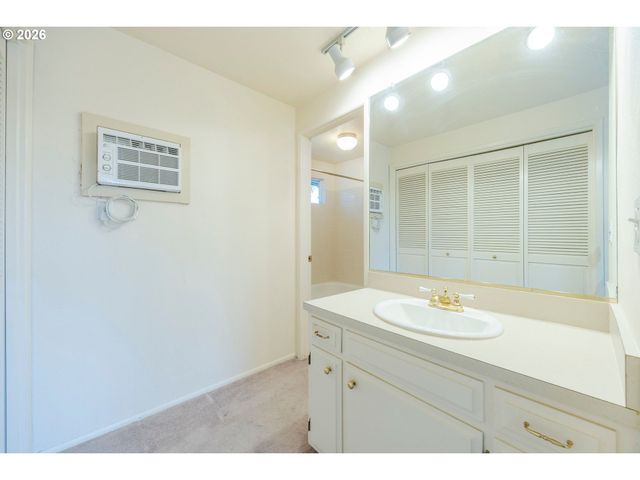 1500 NORKENZIE Rd 12, Eugene, OR 97401