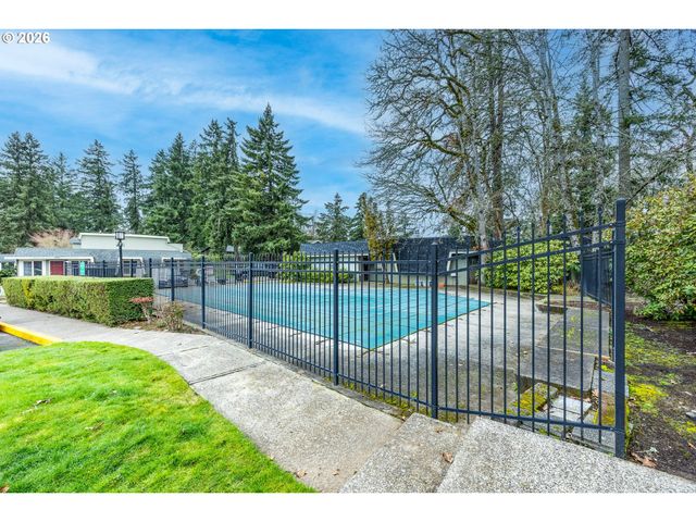 1500 NORKENZIE Rd 12, Eugene, OR 97401
