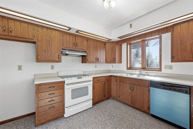 3815 1st Avenue SW, Cedar Rapids, IA 52405