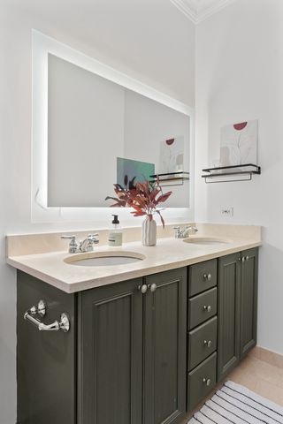 1849 W Superior Street 1, Chicago, IL 60622
