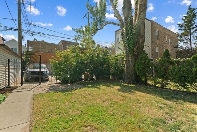 1849 W Superior Street 1, Chicago, IL 60622