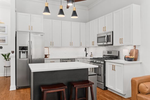 1849 W Superior Street 1, Chicago, IL 60622