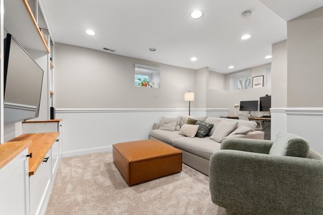 1849 W Superior Street 1, Chicago, IL 60622