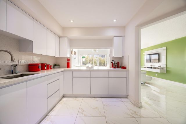 400 Diplomat Pkwy 302, Hallandale Beach, FL 33009