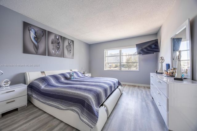 400 Diplomat Pkwy 302, Hallandale Beach, FL 33009