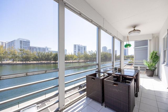 400 Diplomat Pkwy 302, Hallandale Beach, FL 33009